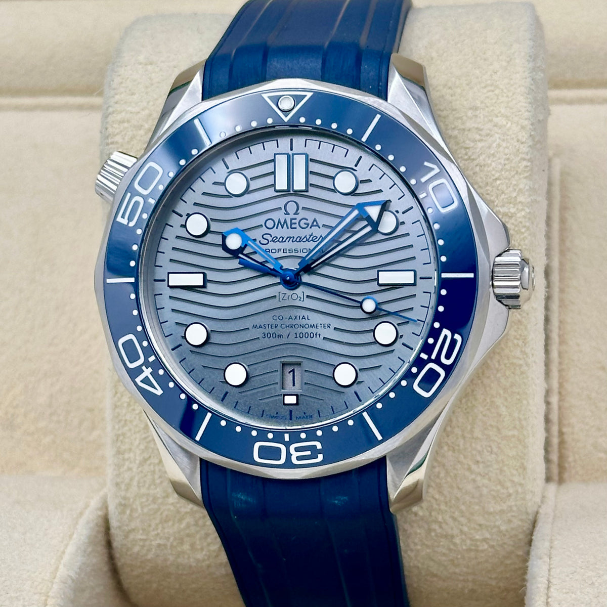 Seamaster 300 Grey Ceramic Ref 210.32.42.20.06.001 2023