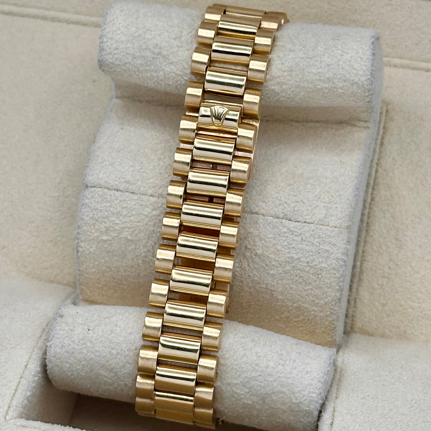 Datejust 31 White Romans 18K Yellow Gold Presidential Ref 6824 1979