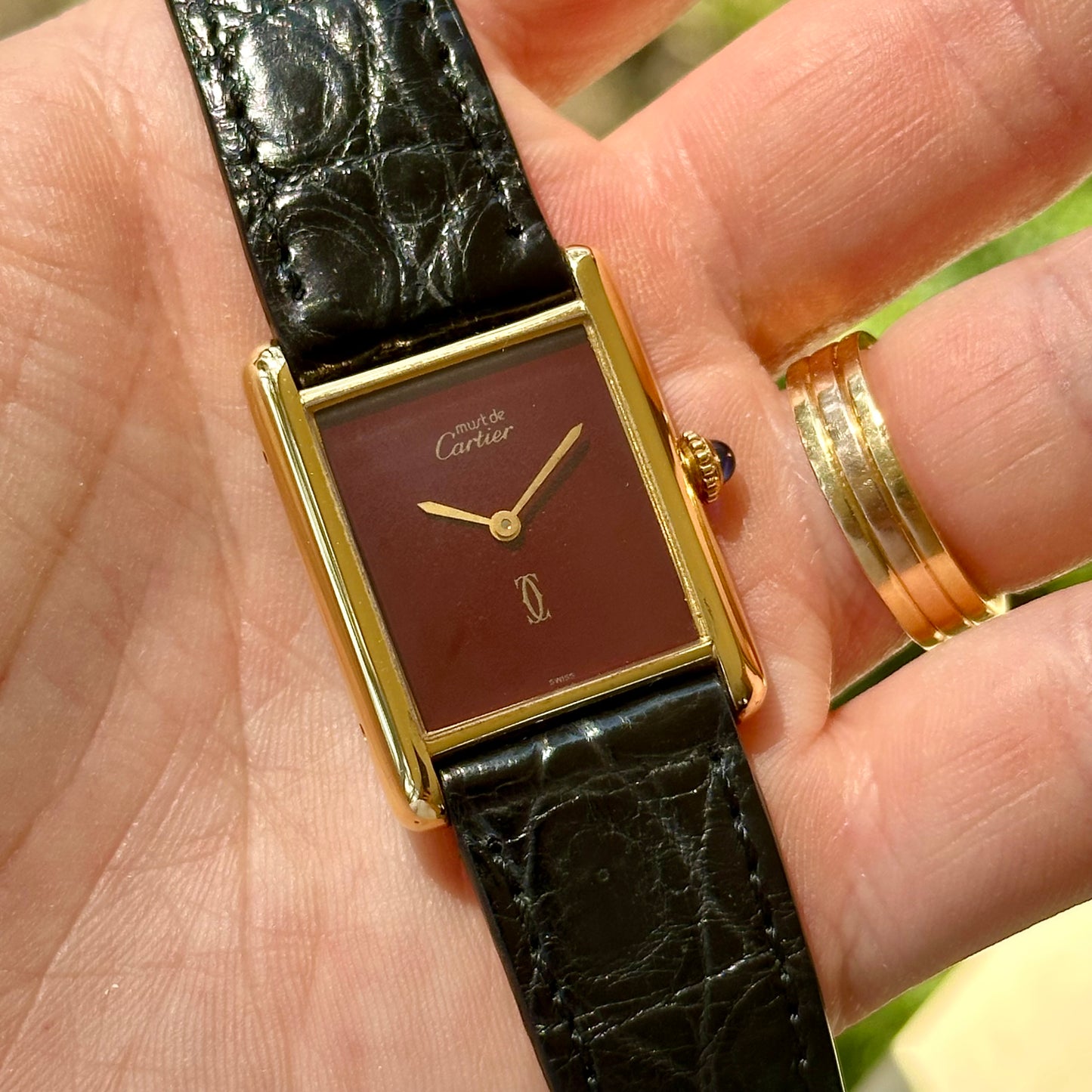 Tank Must Large Burgundy Manual Winding