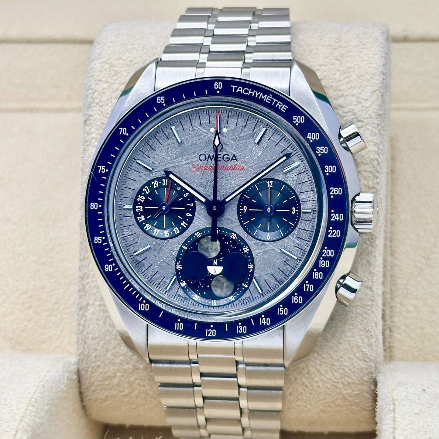 Speedmaster Moonphase Meteorite Ref 
304.30.43.52.06.001 2025
