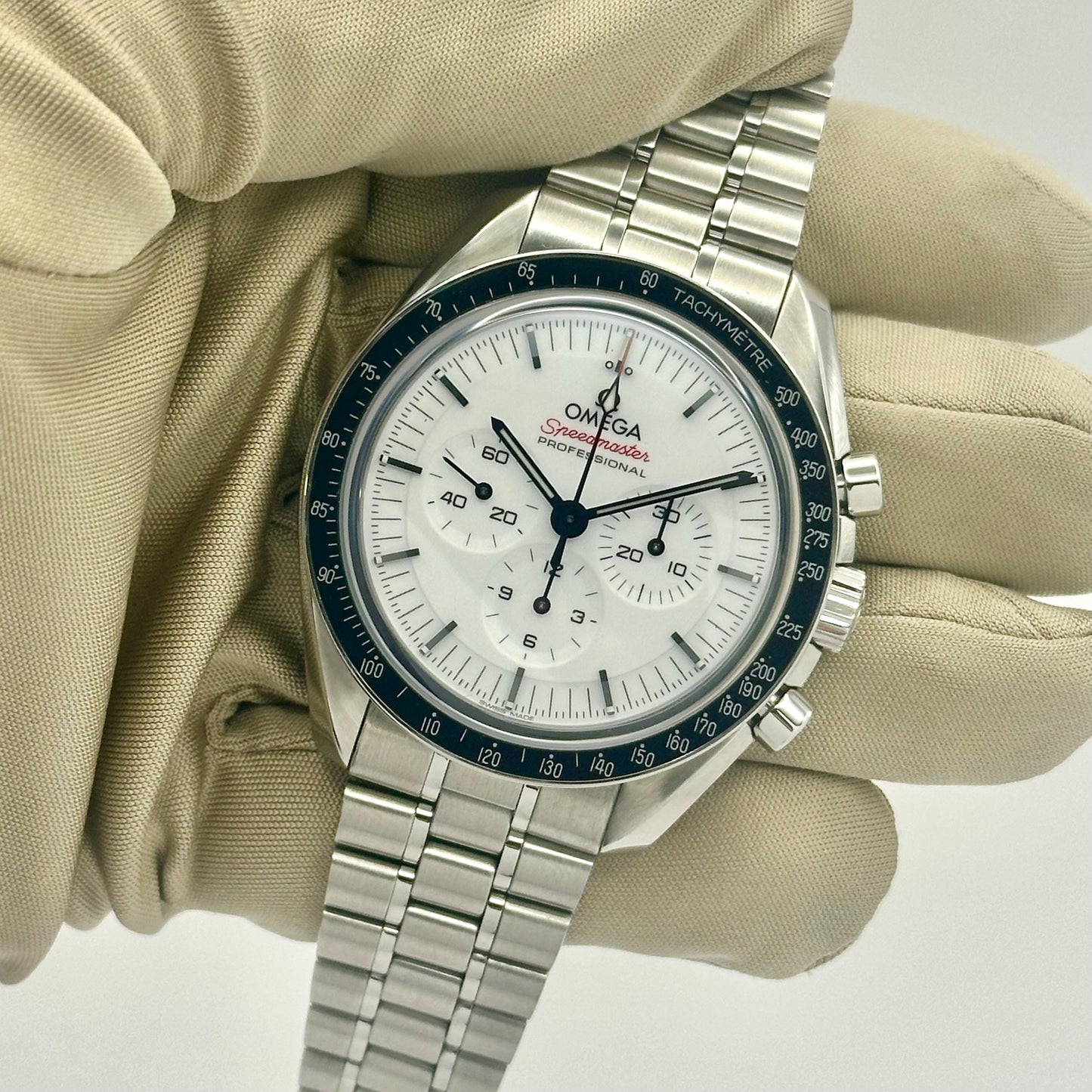 Speedmaster Professional Moonwatch Sapphire White Ref 310.30.42.50.04.001 2024