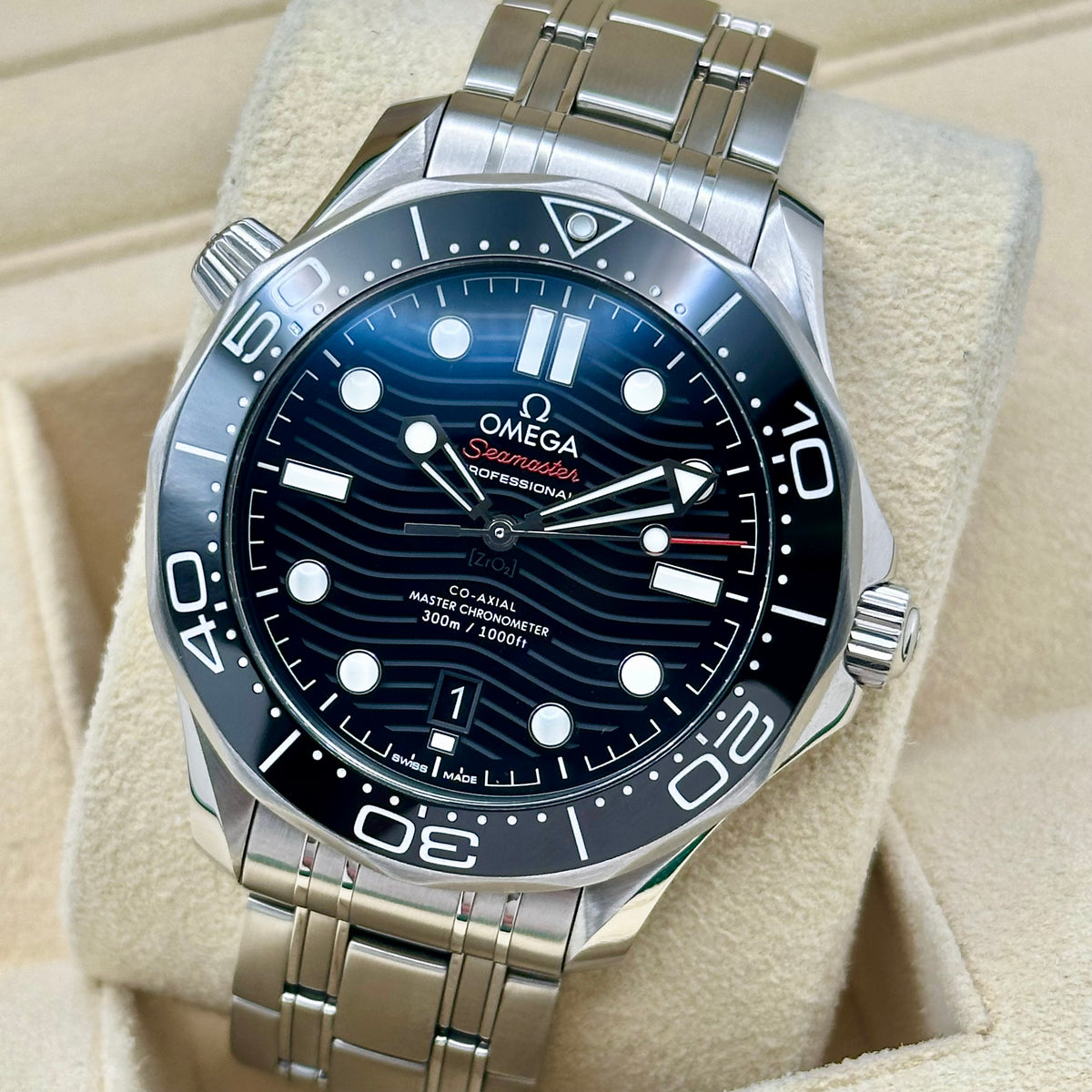 Seamaster 300 Black Ceramic Ref 210.32.42.20.01.001 2024