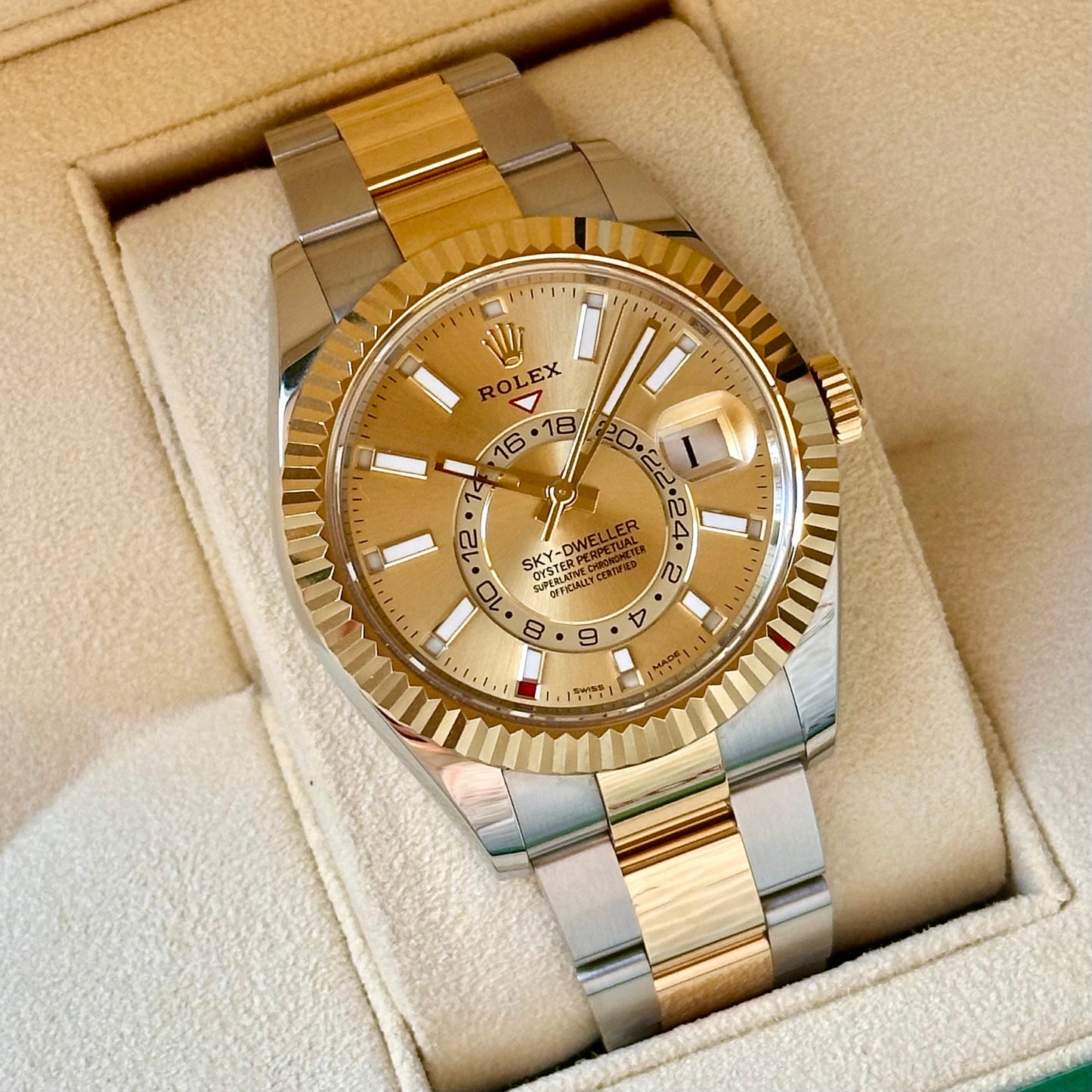 Sky-Dweller Champagne 18K Yellow Gold Two Tone Ref 326933 2021
