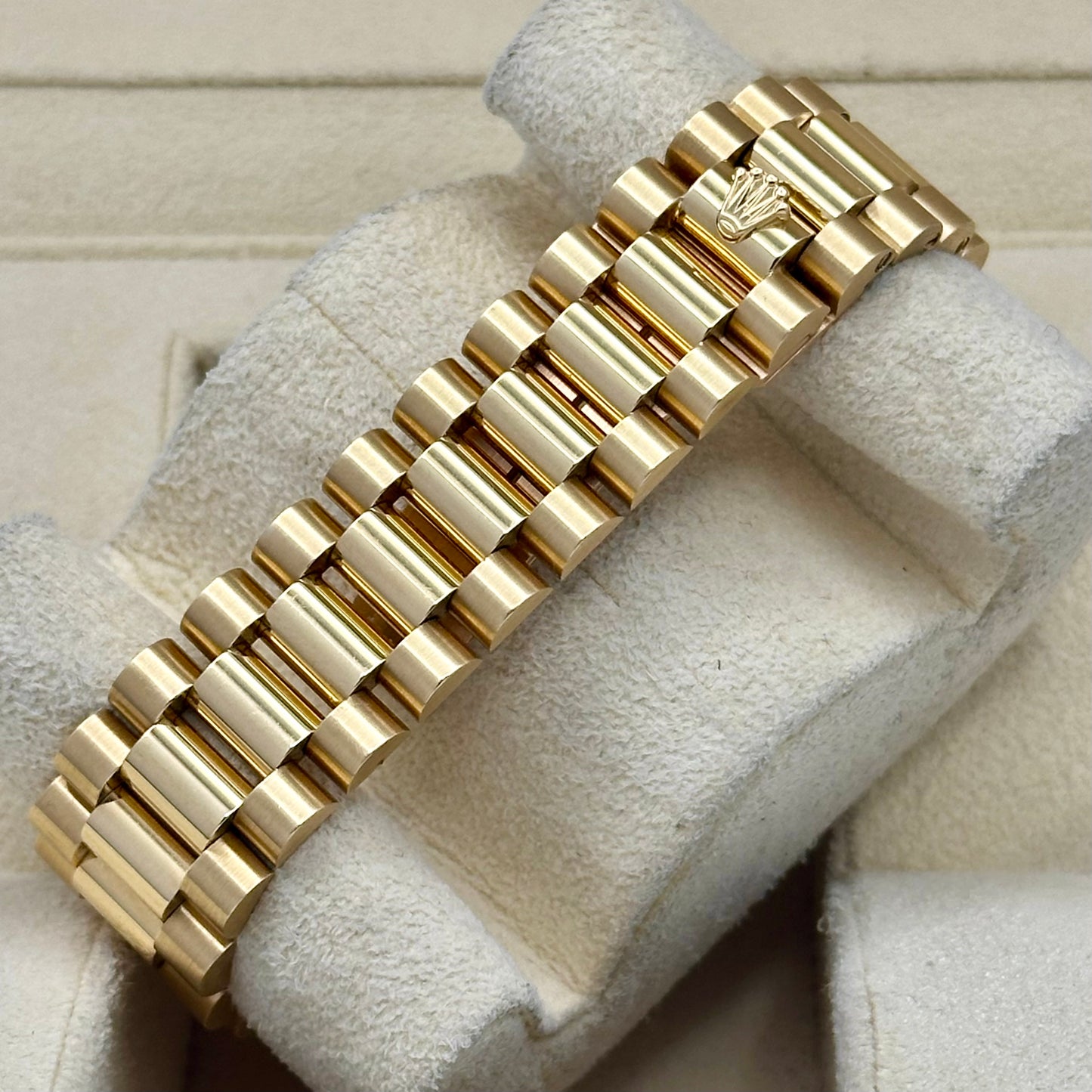 Day-Date 36 Sunburst Blue Diamond 18K Yellow Gold Ref 18238