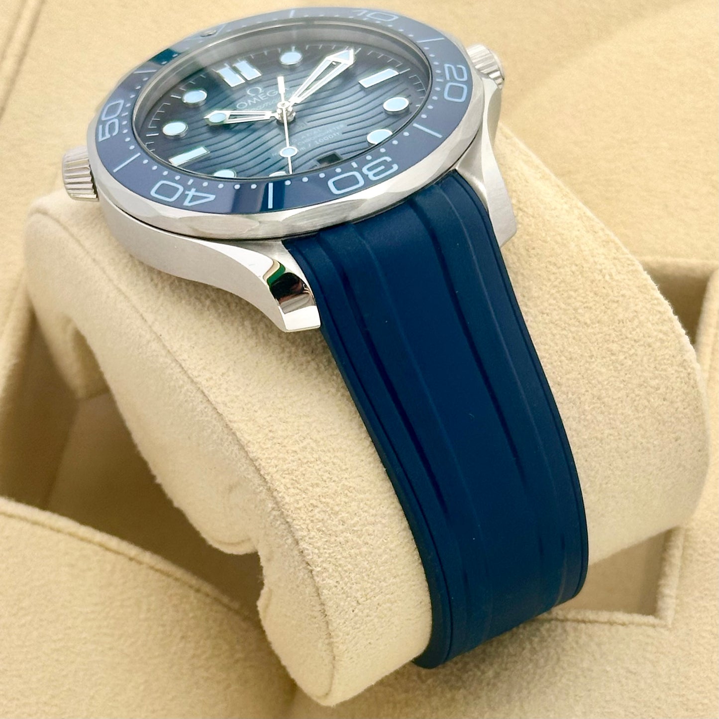 Seamaster 300 Summer Blue Ref 
210.32.42.20.03.002 2022