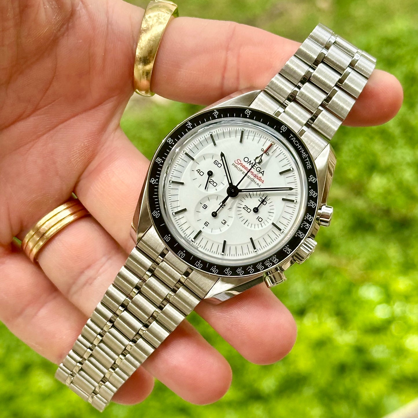 Speedmaster Professional Moonwatch Sapphire White Ref  310.30.42.50.04.001 2025