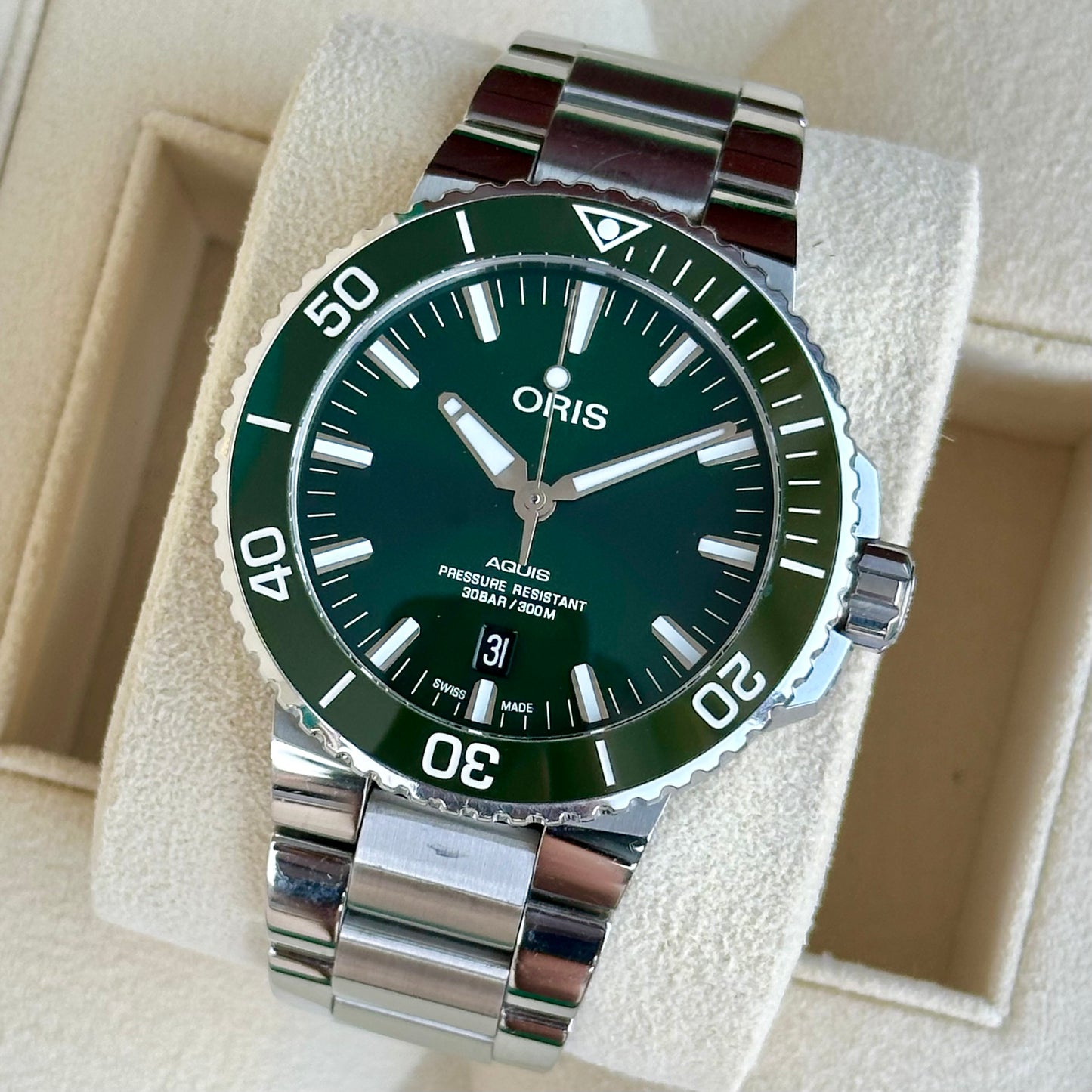 Aquis Sunburst Green Dial 2019