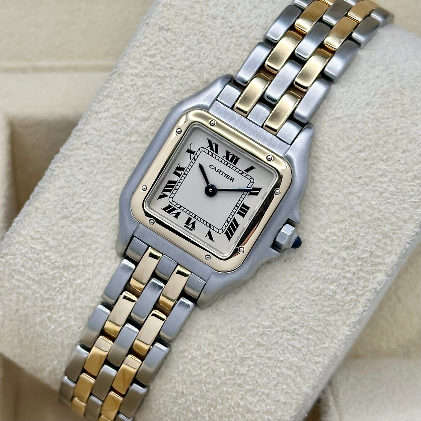 Panthére Small Two Row 18K Yellow Gold White Romans Ref 669210
