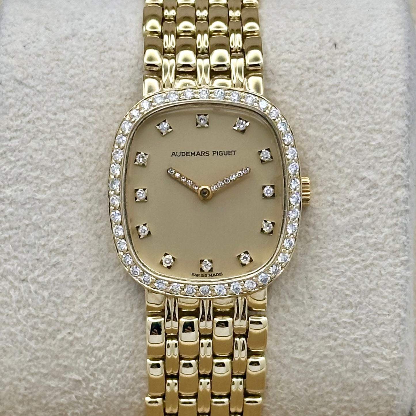 Ladies Cobra 18K Yellow Gold Diamond Bezel Manual Winding