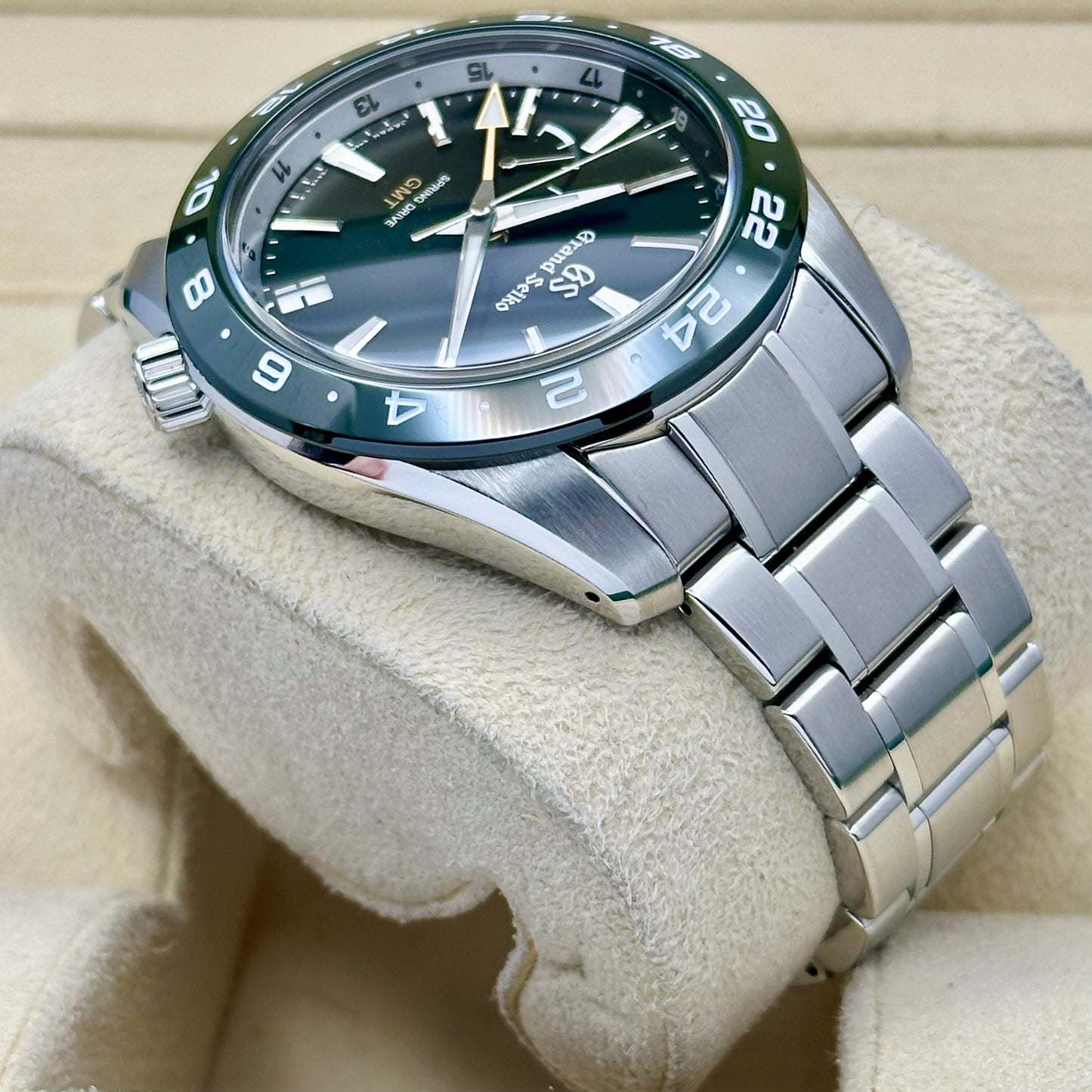 GMT Spring Drive Sunburst Green Ref SBGE257 2021