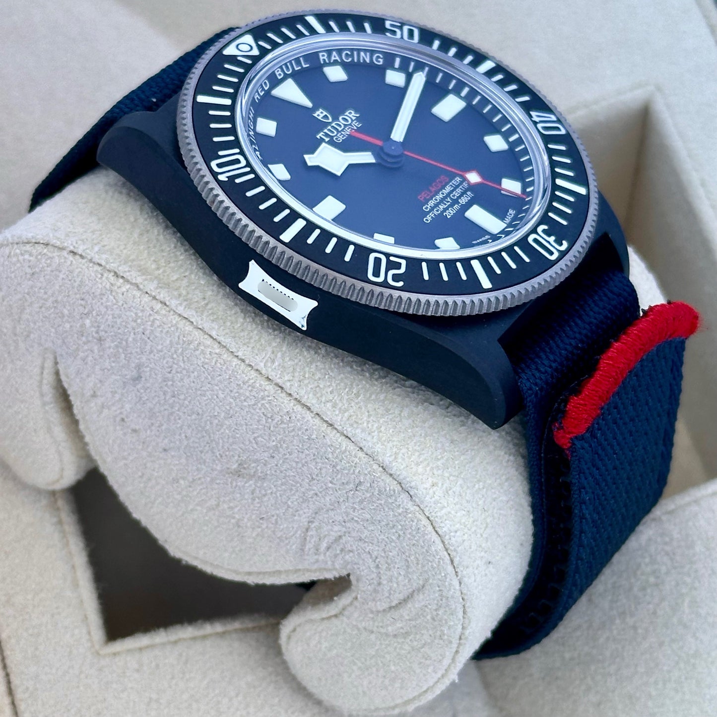 Pelagos FXD Red Bull Ref M25707KN-0001 2024