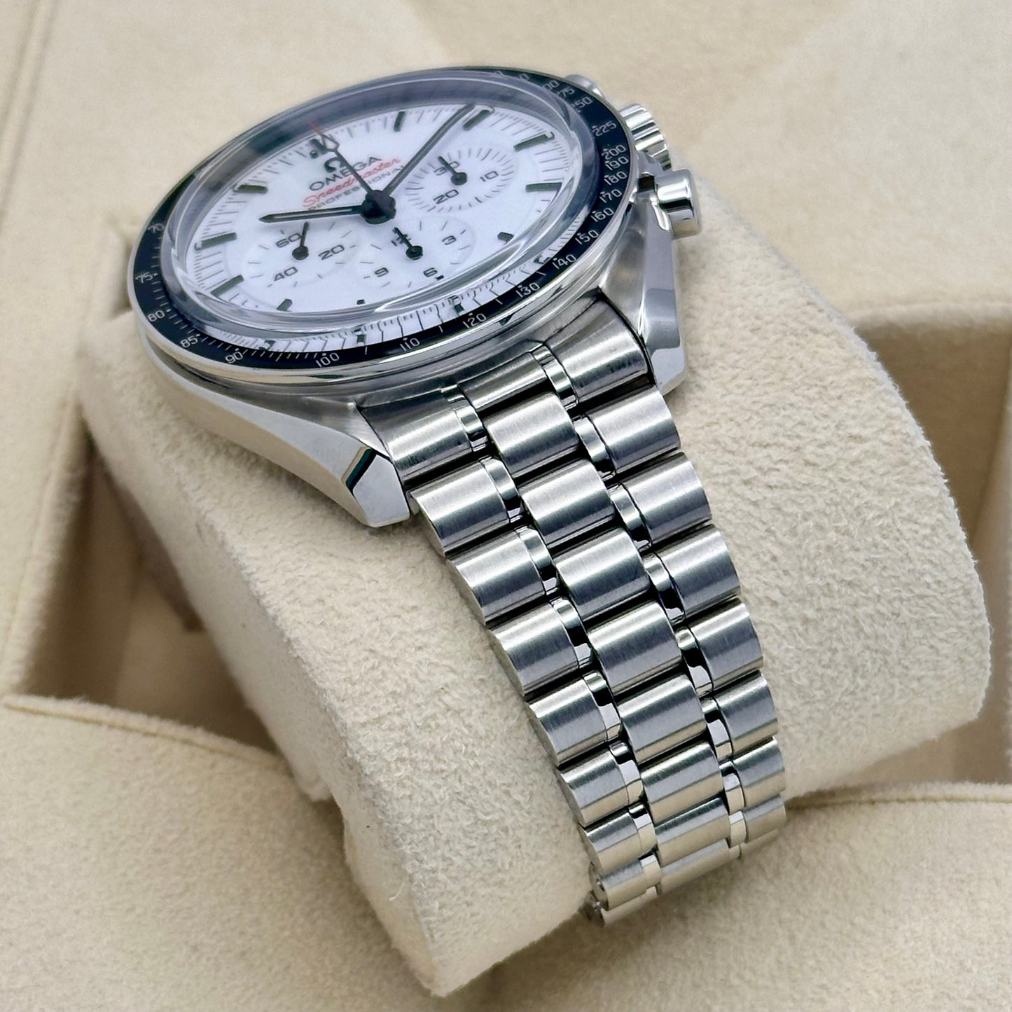 Speedmaster Professional Moonwatch Sapphire White Ref 310.30.42.50.04.001 2024