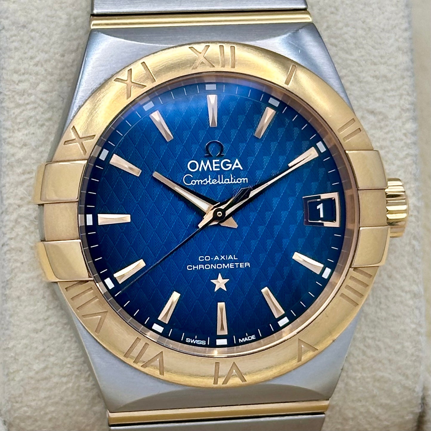 Constellation 18K Rose Gold Blue Ref 123.20.38.21.03.001