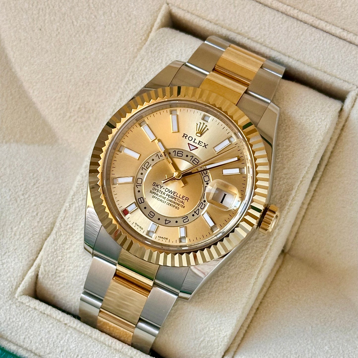 Sky-Dweller Champagne 18K Yellow Gold Two Tone Ref 326933 2021