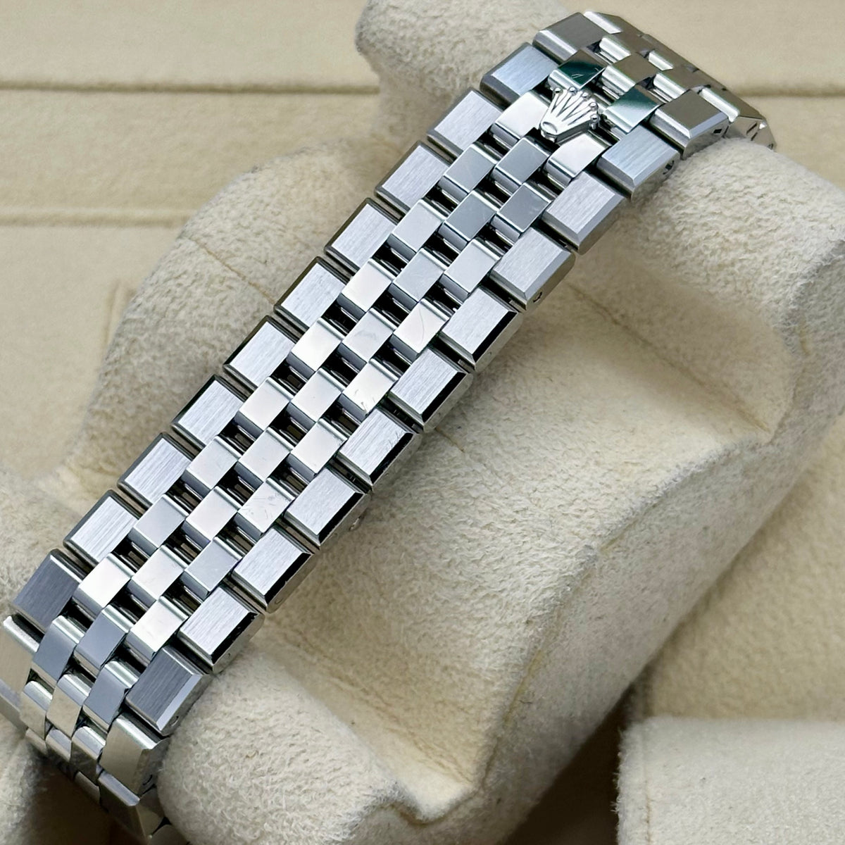 Land-Dweller 36 18K White Gold Ref 127234 2026