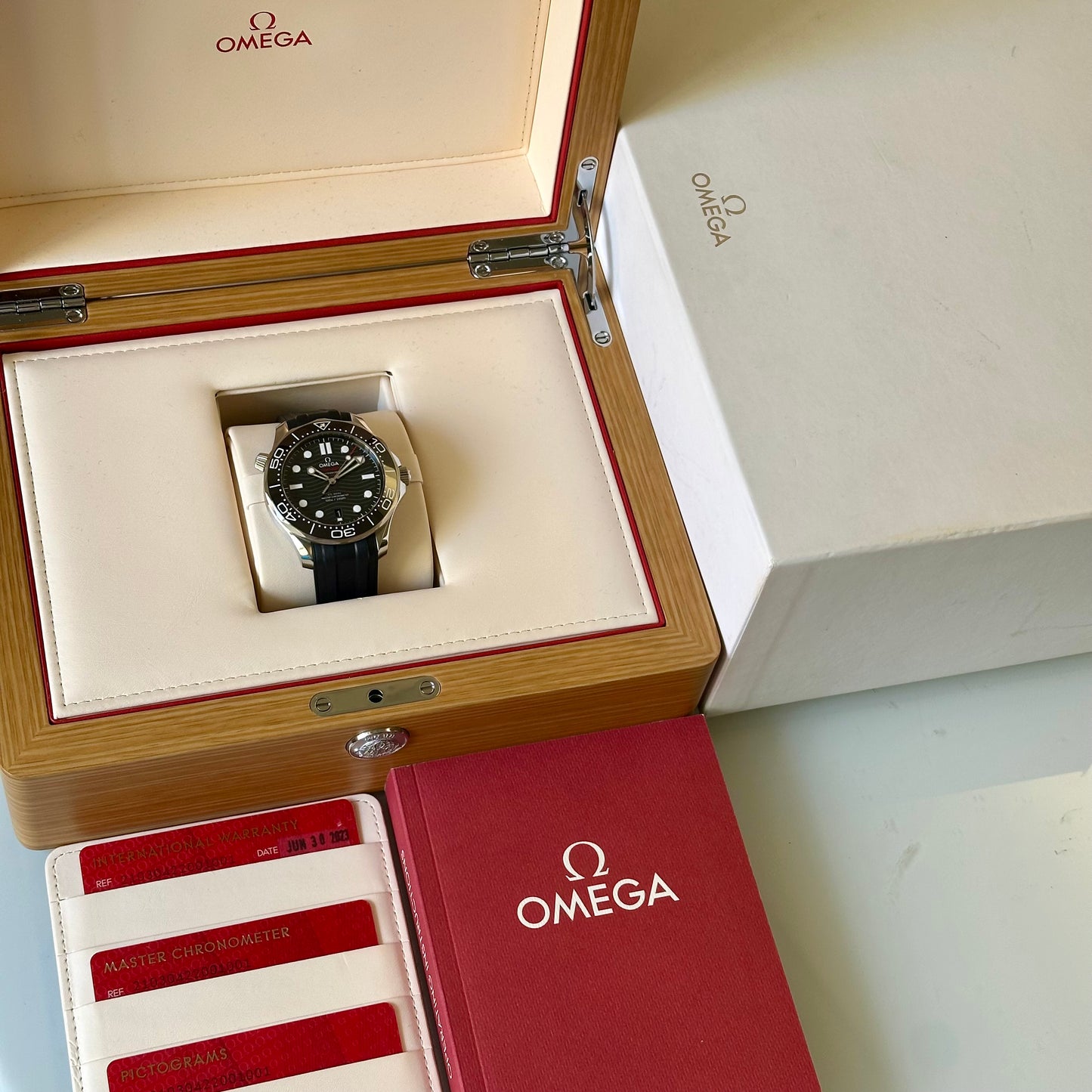 Seamaster 300 Black Ref 210.32.42.20.01.001 2023