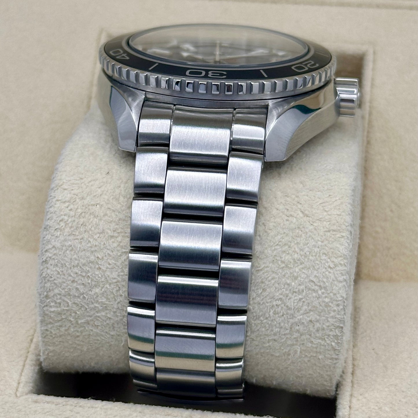 Seamaster Planet Ocean 600M Ref 232.30.42.21.01.001 2011