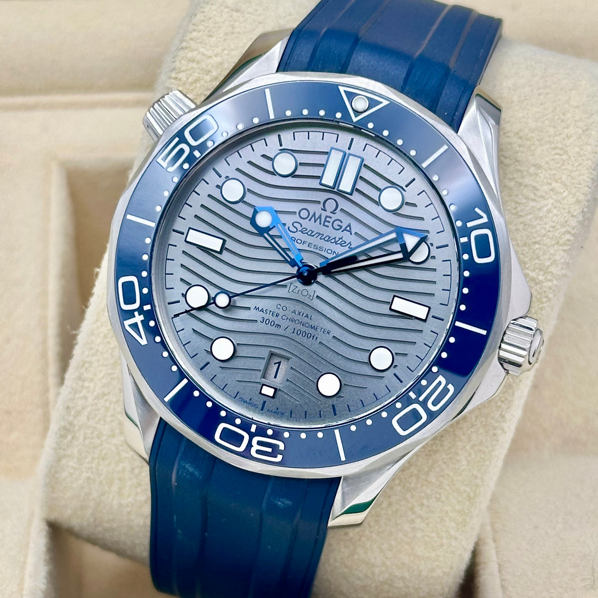 Seamaster 300 Grey Ceramic Ref 210.32.42.20.06.001 2023