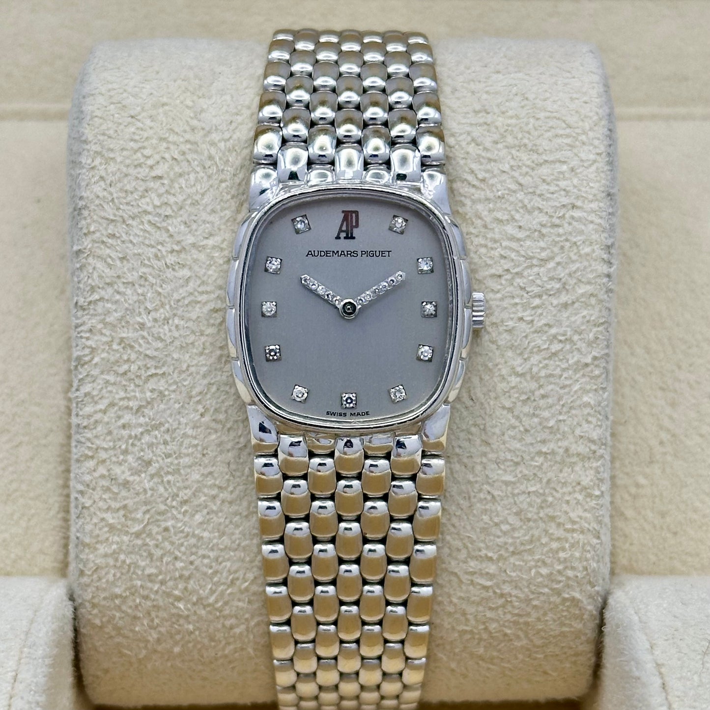 Ladies Cobra 18K White Gold Diamond Hands Manual Winding