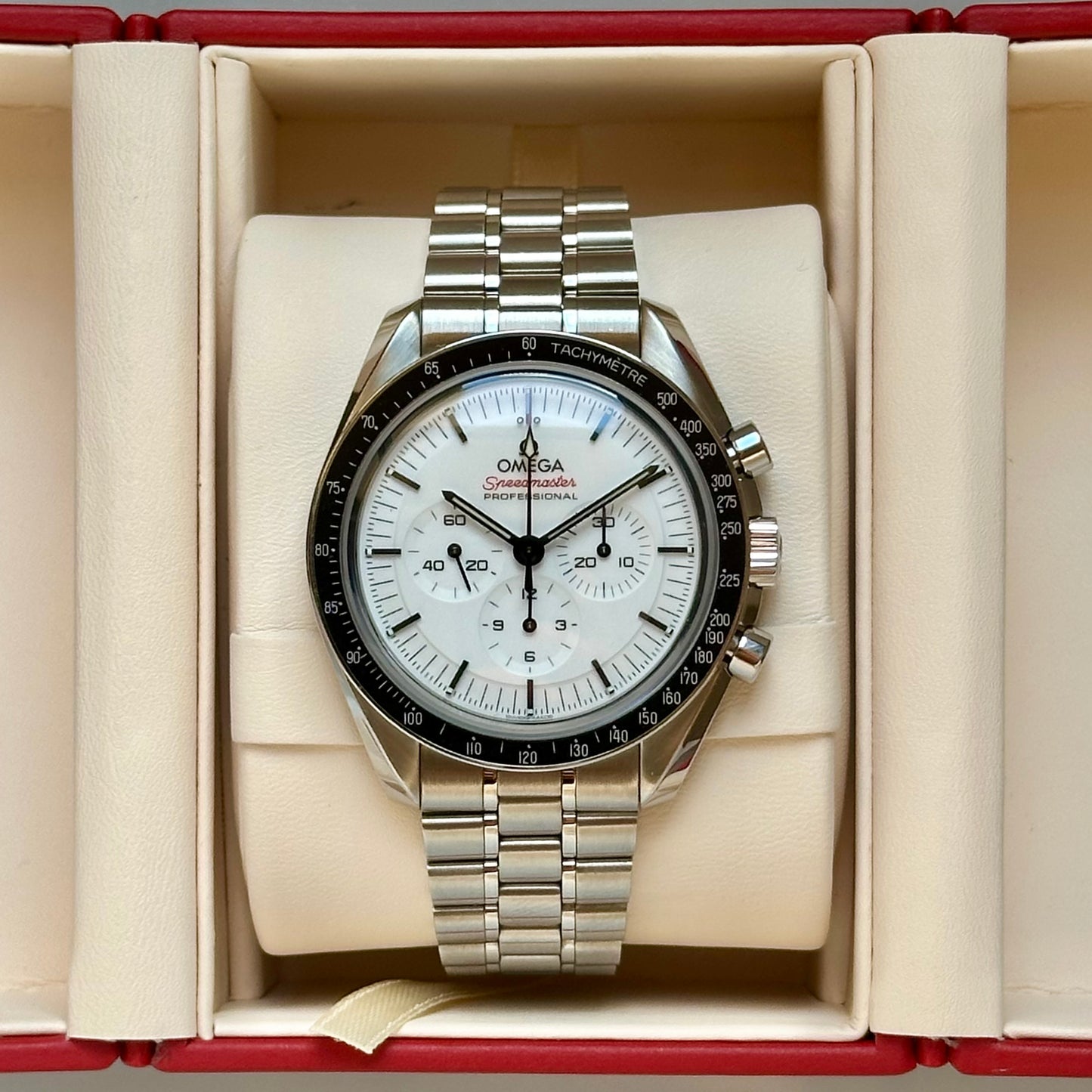 Speedmaster Professional Moonwatch Sapphire White Ref 310.30.42.50.04.001 2024