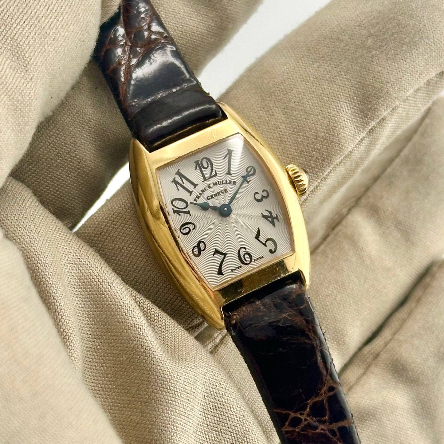 Curvex Petit 18K Yellow Gold Ref 2500 MC 1998