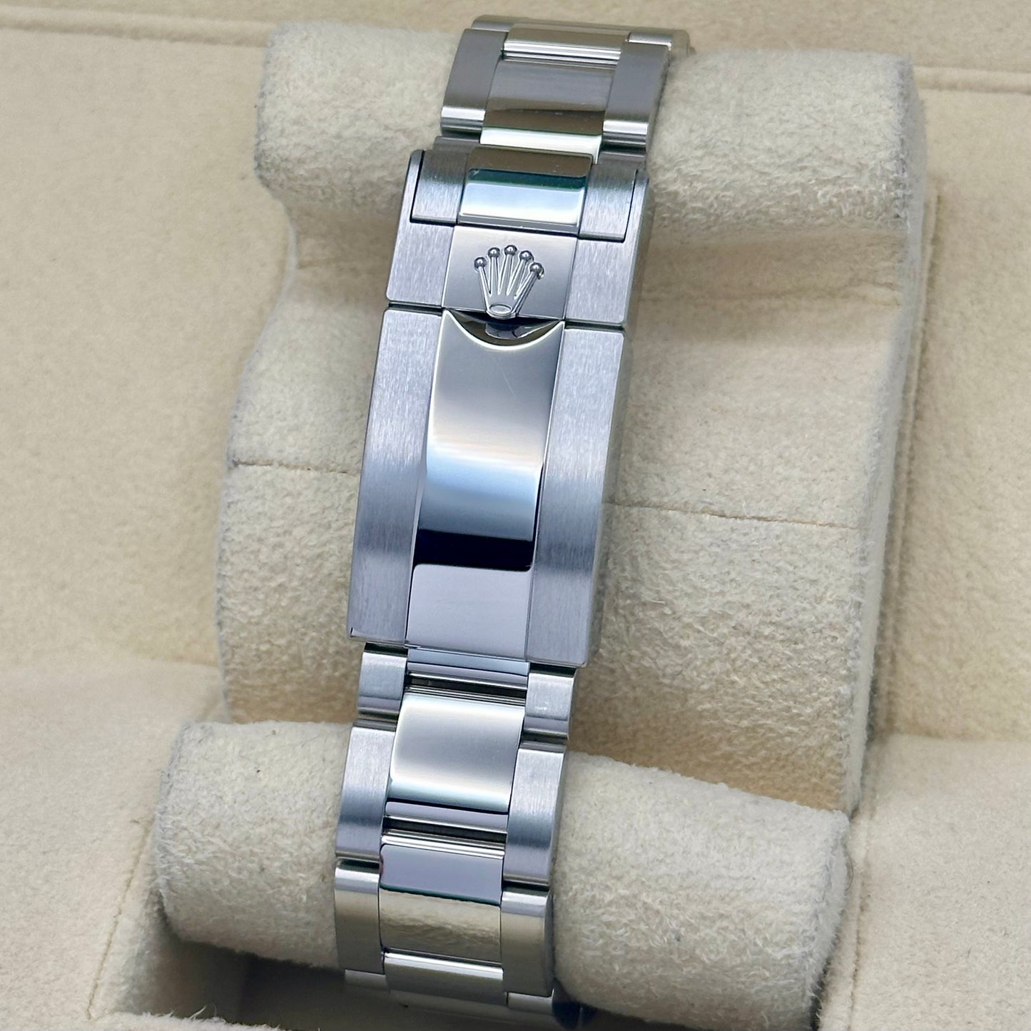 Yacht-Master 40 Platinum Rhodium Dial Ref 126622 2022