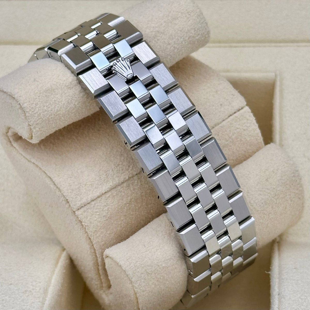 Land-Dweller 40 18K White Gold Ref 127334 2026