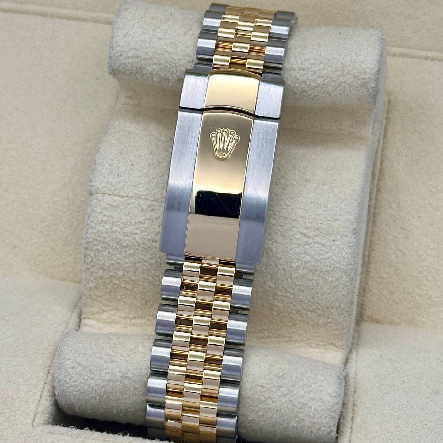 Datejust 36 Champagne Dial 18K Yellow Gold Ref 126233 2021