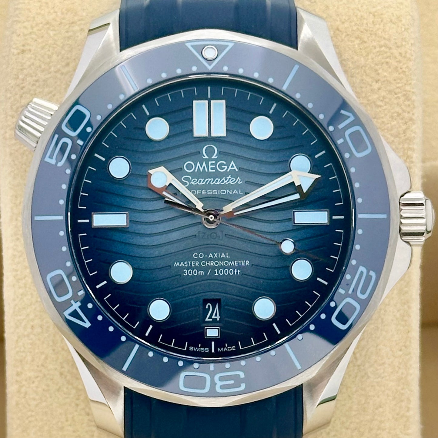 Seamaster 300 Summer Blue Ref 
210.32.42.20.03.002 2022