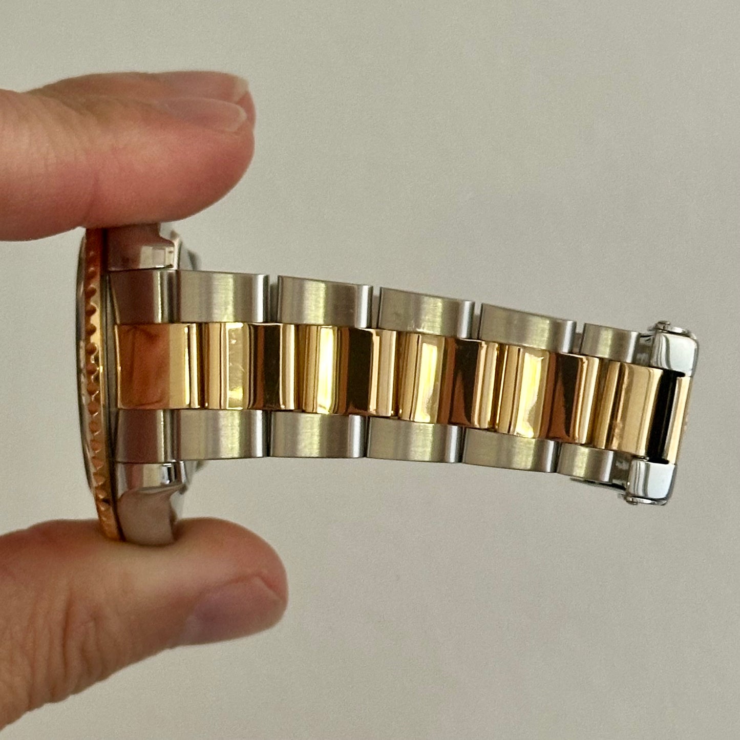 Yacht-Master 40 White Onyx Dial 18K Yellow Gold Ref 16623 2024 RSC