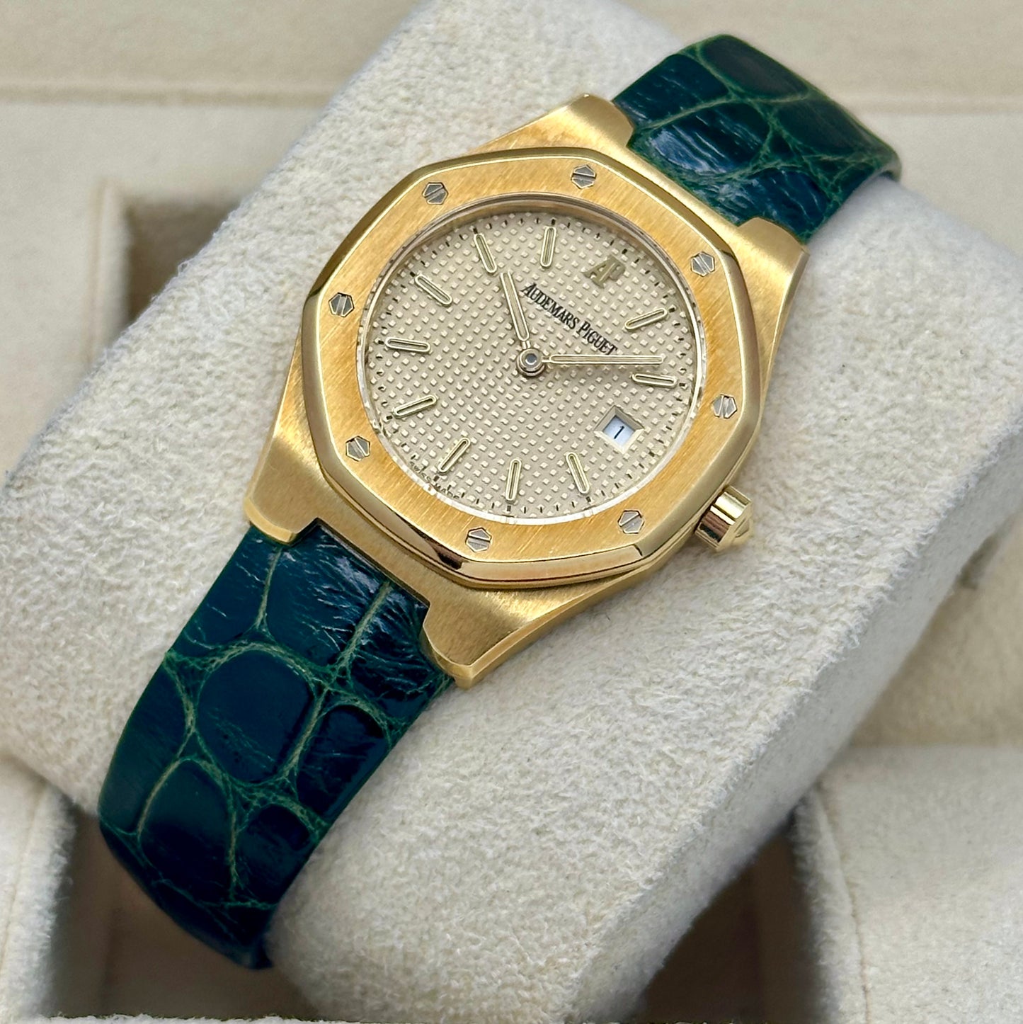 Royal Oak 28MM 18K Yellow Gold Champagne Ref 66800 2002