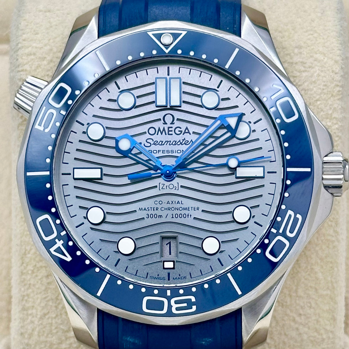 Seamaster 300 Grey Ceramic Ref 210.32.42.20.06.001 2023