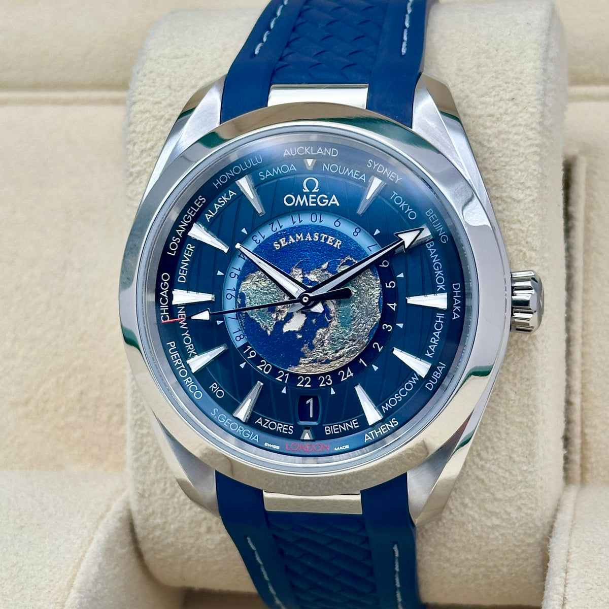 Aqua Terra 150M World Timer Ref 
220.12.43.22.03.001 2024