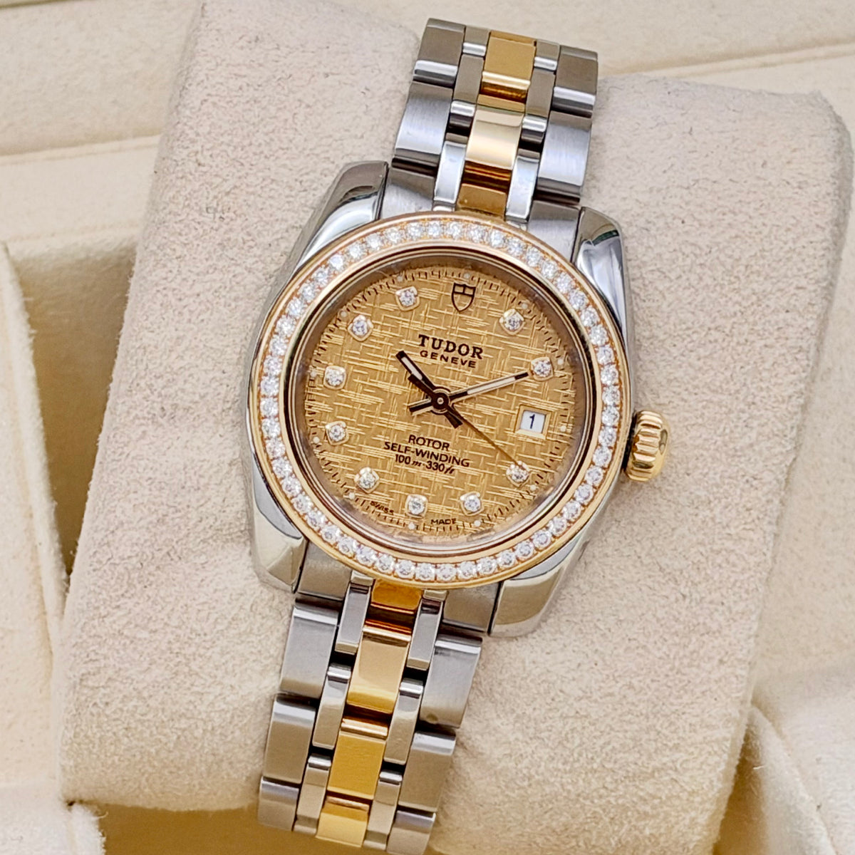 Classic Date Factory Diamond Bezel 18K Yellow Gold Ref 22023 2021