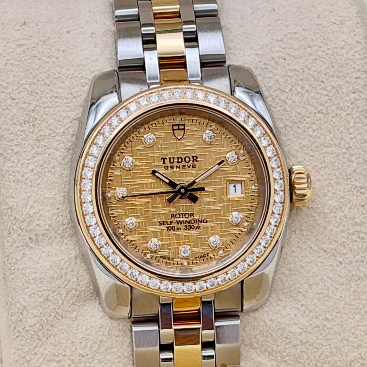 Classic Date Factory Diamond Bezel 18K Yellow Gold Ref 22023 2021