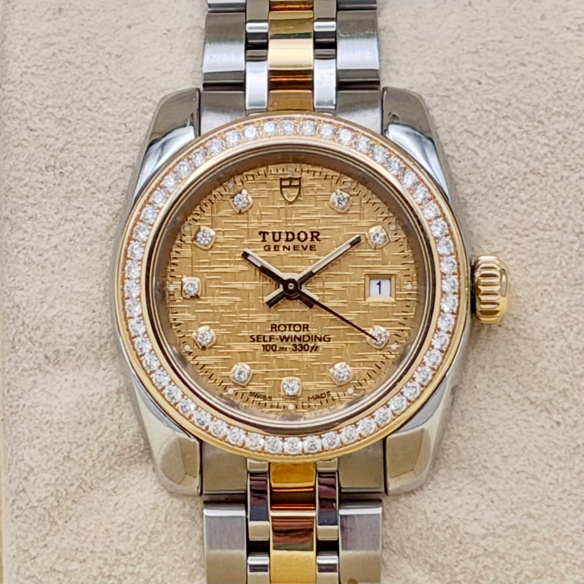 Classic Date Factory Diamond Bezel 18K Yellow Gold Ref 22023 2021